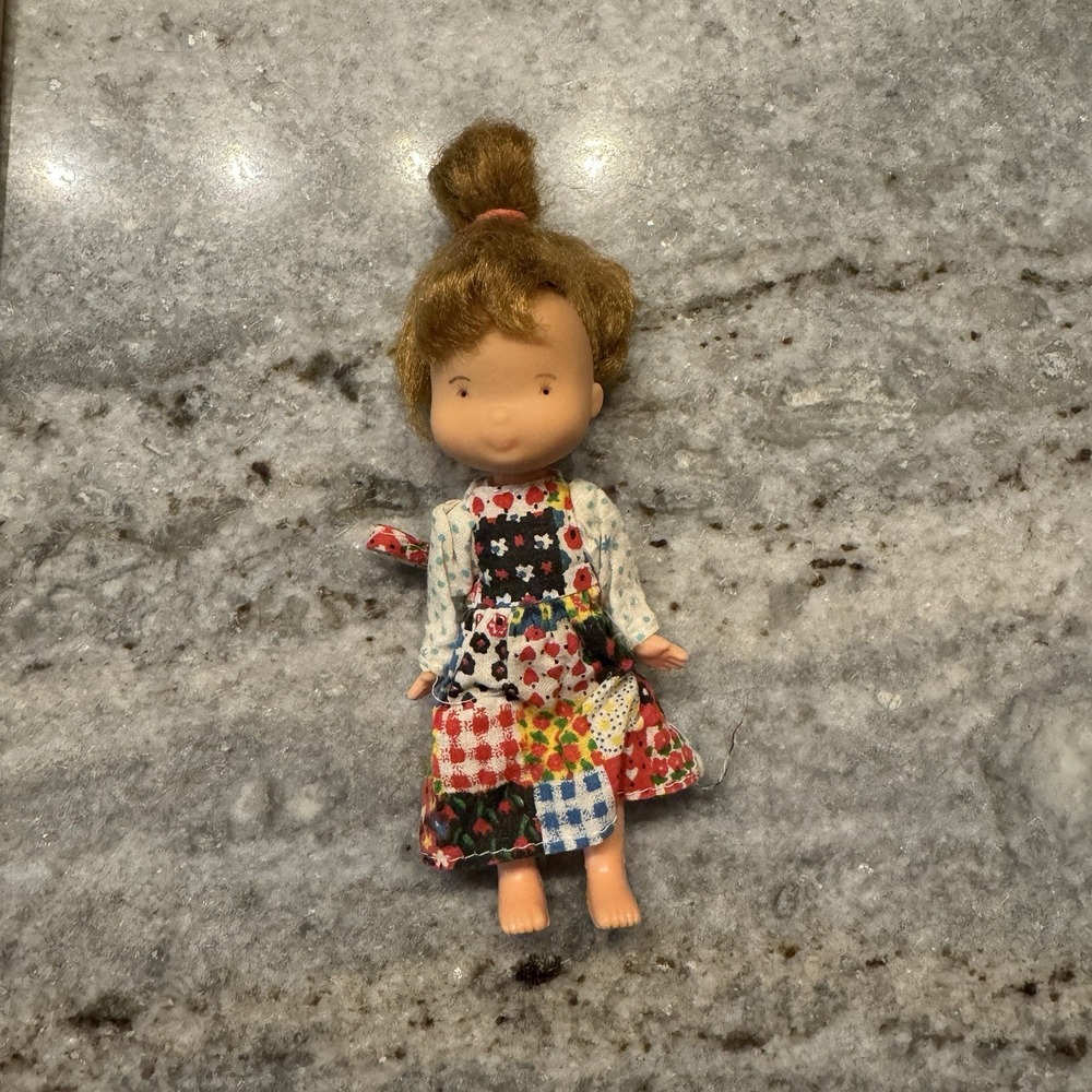 Vintage Holly Hobbie 1975 6 Inch Hung Kong Doll With Clothes Dress